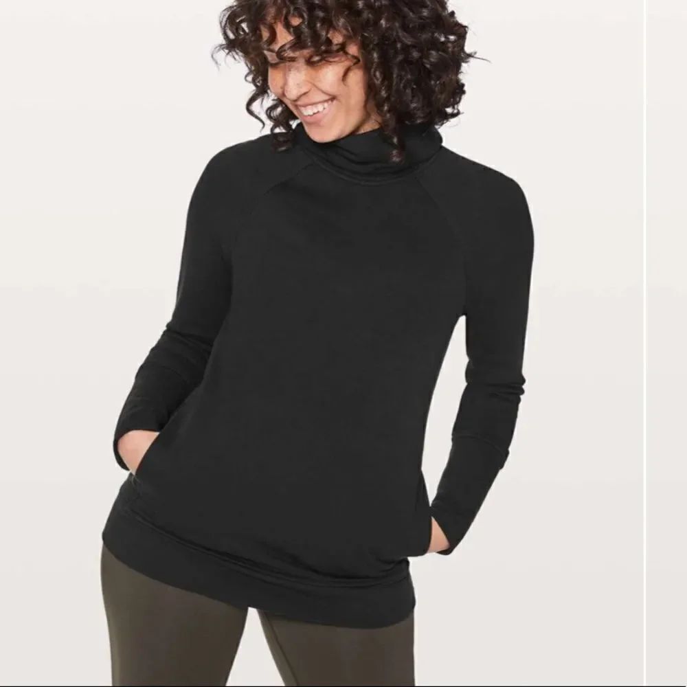 Lululemon To You Tunic Size 8 Black sweatshirt collared pullover